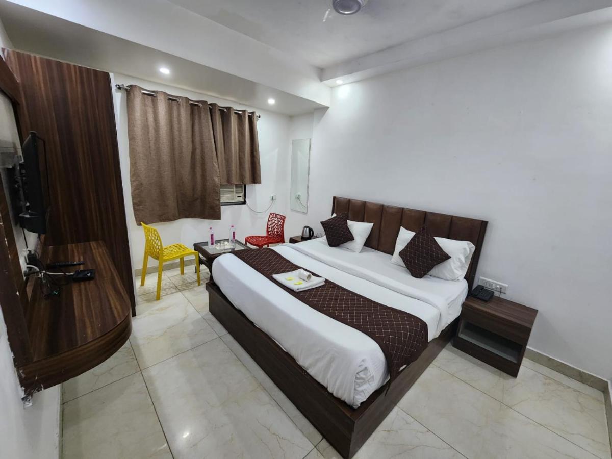 Hotel Ivy Plaza Luxury นิวเดลี ภายนอก รูปภาพ
