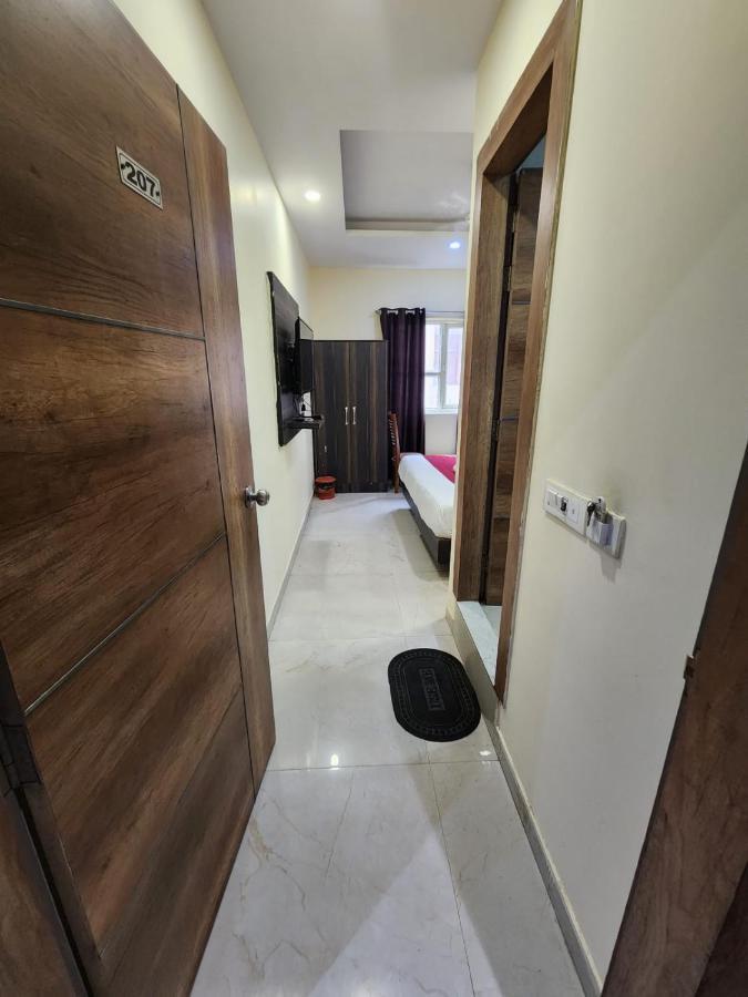 Hotel Ivy Plaza Luxury นิวเดลี ภายนอก รูปภาพ