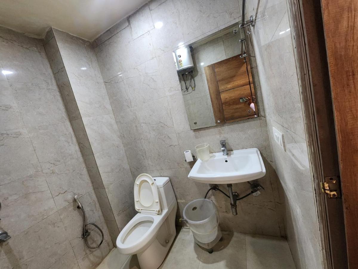 Hotel Ivy Plaza Luxury นิวเดลี ภายนอก รูปภาพ